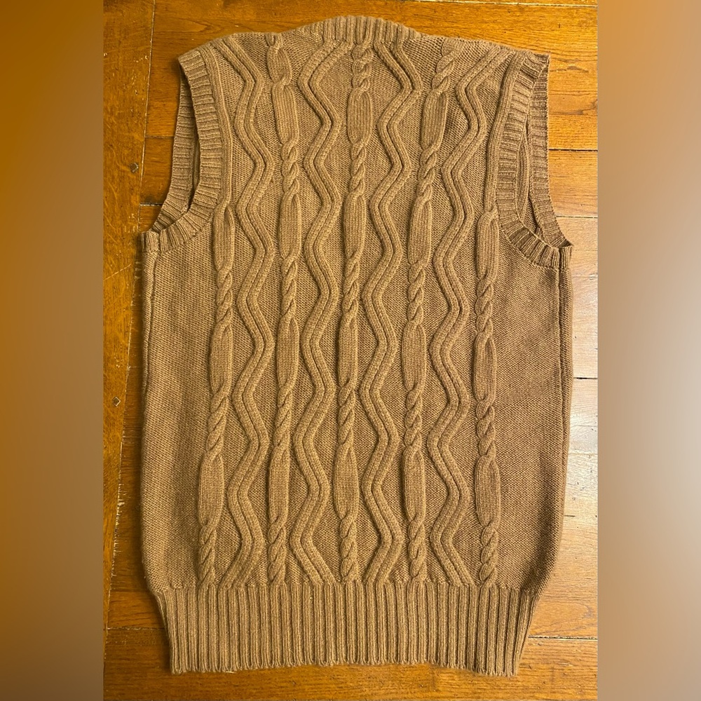 VTG Cashmere 100% Neiman Marcus V-Neck Cable Knit Sweater Camel Tan Scotland - Picture 2 of 9